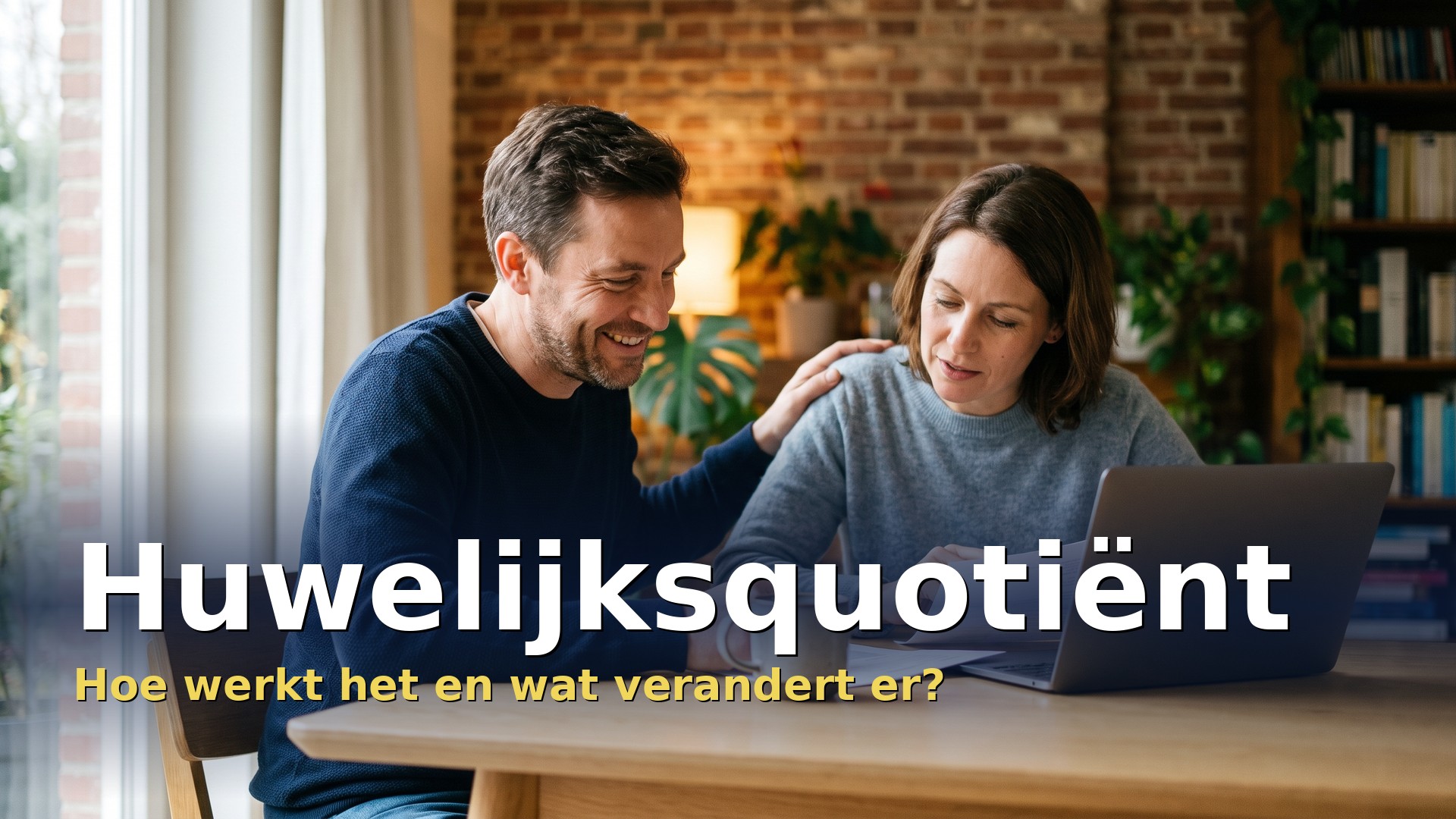 Huwelijksquotiënt: koppel bespreekt samen de belastingaangifte aan de keukentafel
